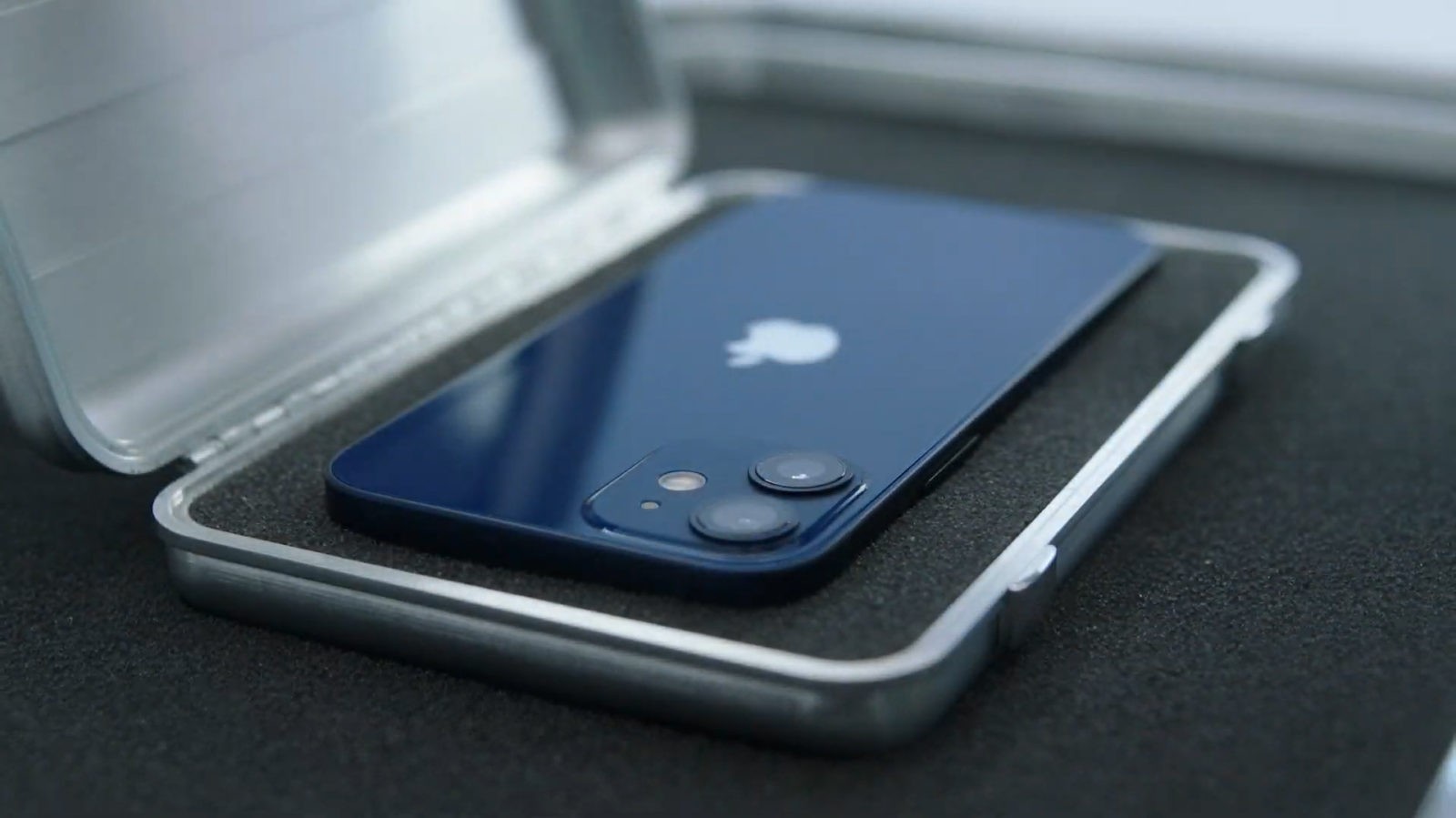 Apple iPhone 12 выбирает 5G вместо дисплеев 120 Гц